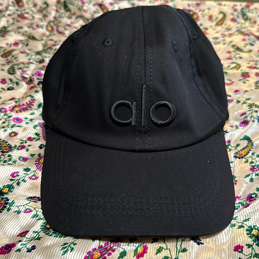 Alo Yoga black baseball cap